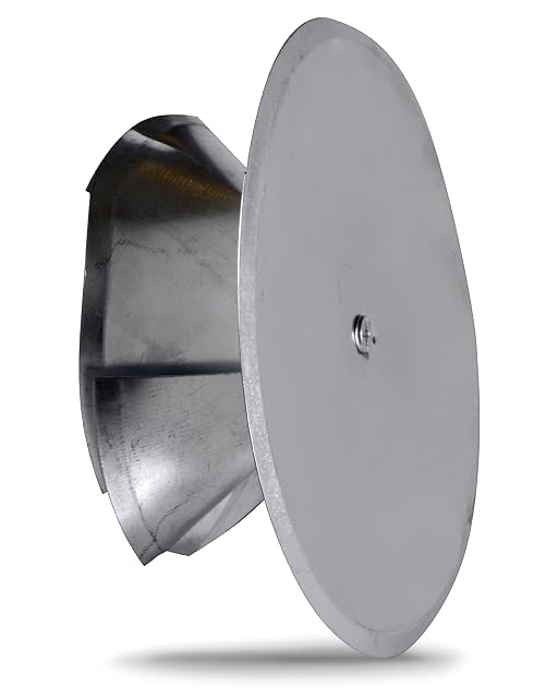 Una tapa de boca de chimenea plateada galvanizada con embudo expansible y aislamiento