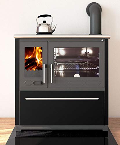 Una cocina de leña de combustión continua esmaltada en negro con un hogar grande de fundición y horno esmaltado